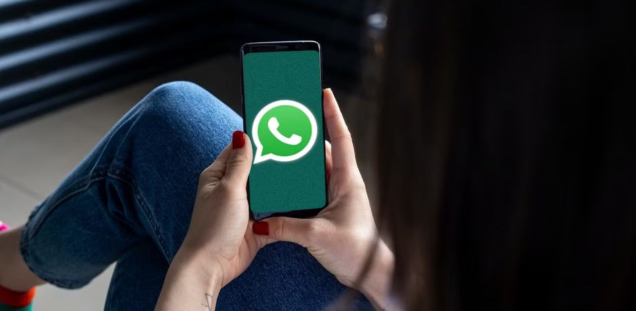 why-do-scammers-use-whatsapp-2551